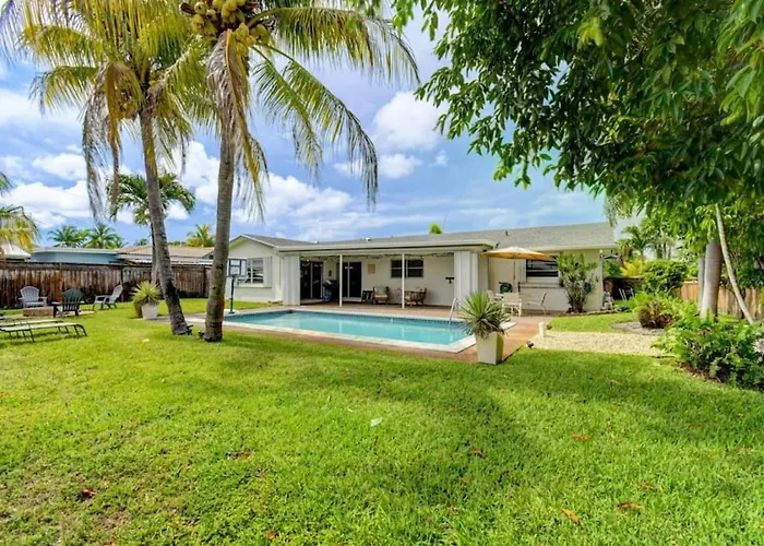 Boynton 3 2 Pool House