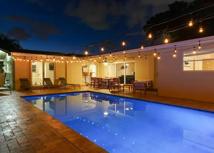 3Br Heated Pool Close To Beach