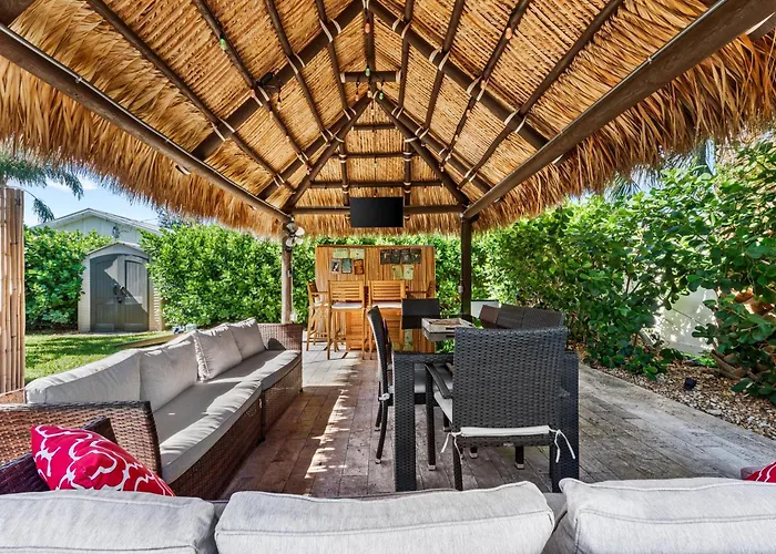 Boho Tiki Villa W Heated Saltwater Pool, King Beds & 6Tvs
